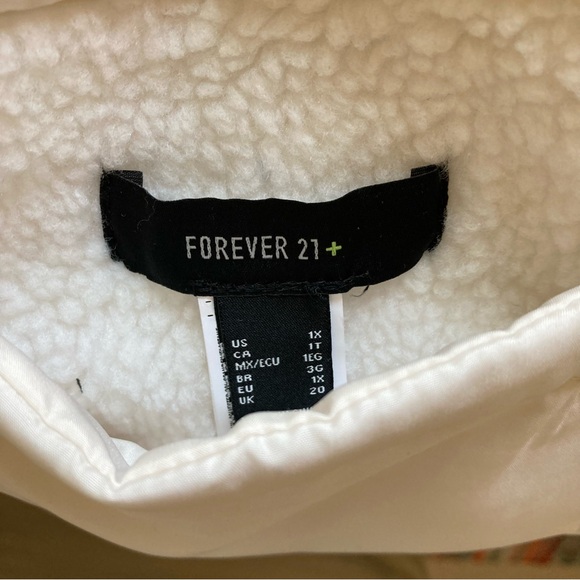 Forever 21 Reversible Faux Shearling Bomber Jacket | New without Tags - Picture 11 of 13